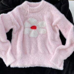 Hooked Up by IOT Pink Fuzzy Daisy Crewneck Sweater